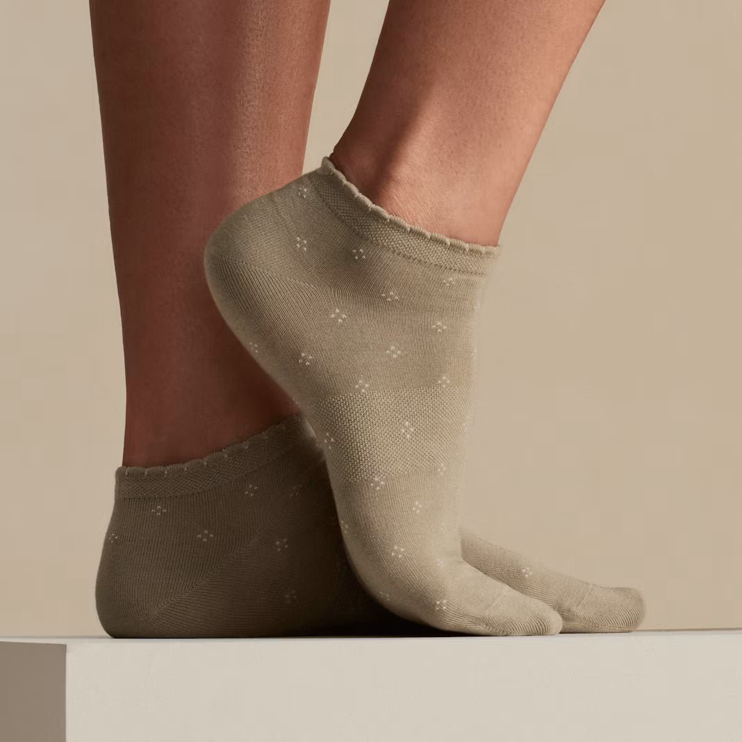 Women’s Scallop Lightweight Ankle Sock 4-Pack