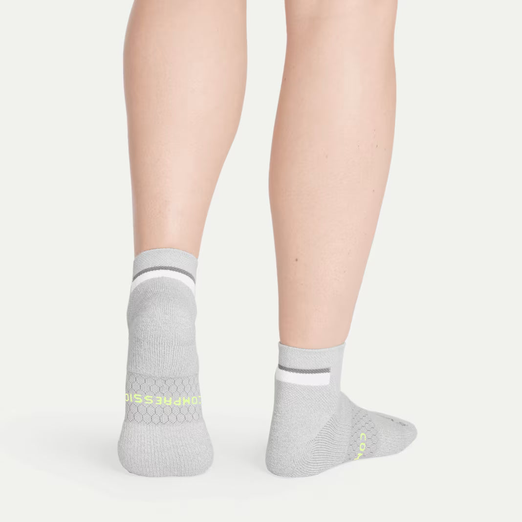 Bombas Women's Performance Compression Ankle Socks(light grey)