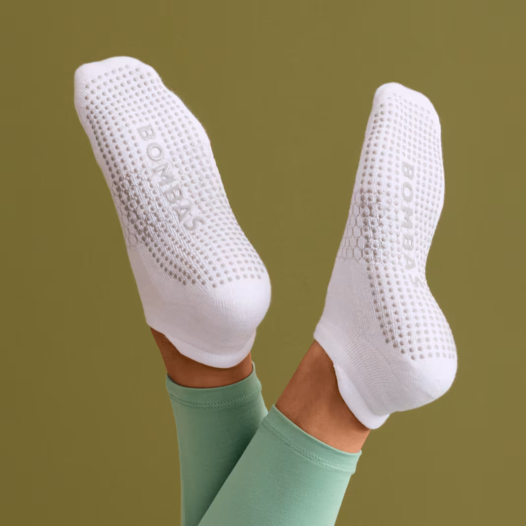 Bombas Women's Gripper Ankle Socks(white)