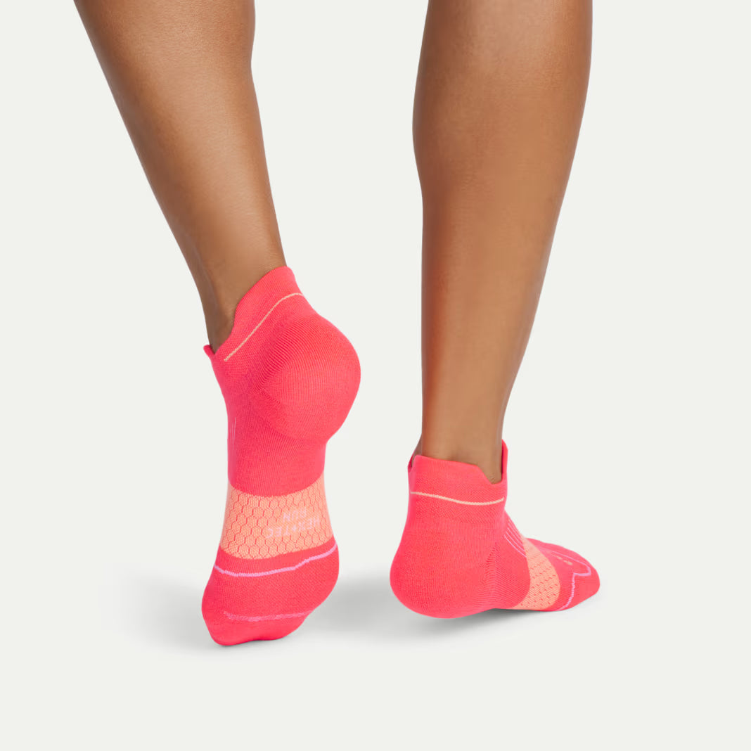 Bombas Women's Run Ankle Socks(Neon Hot Pink)