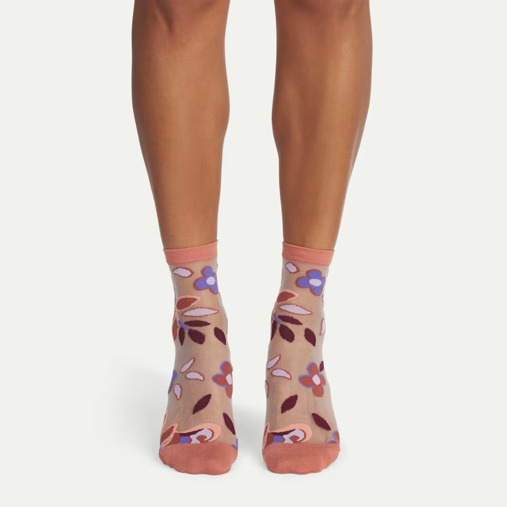 Women’s Sheer Quarter Socks