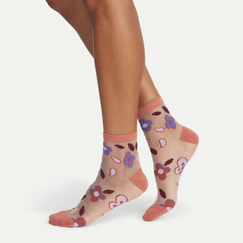 Women’s Sheer Quarter Socks