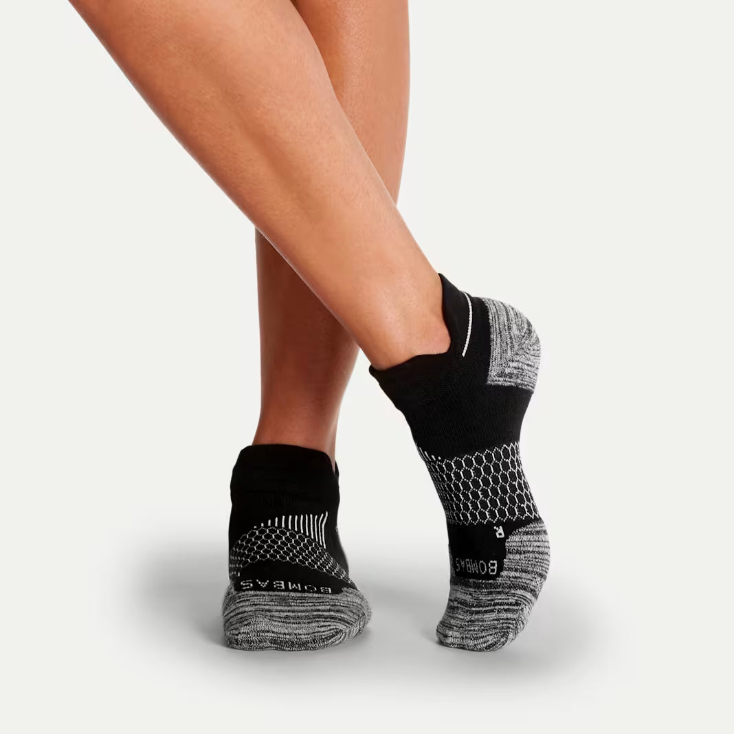 Bombas Women's Run Ankle Socks(black)