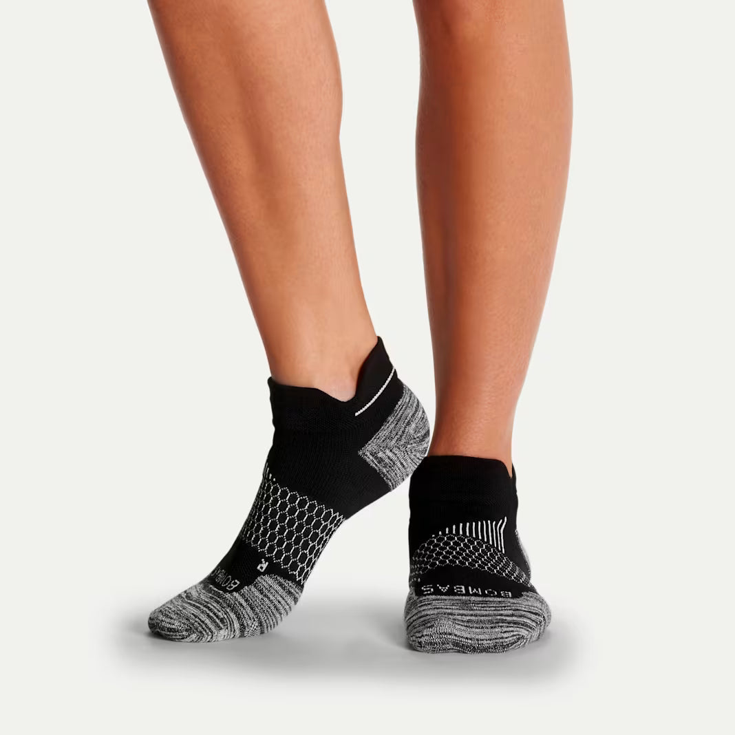 Bombas Women's Run Ankle Socks(black)