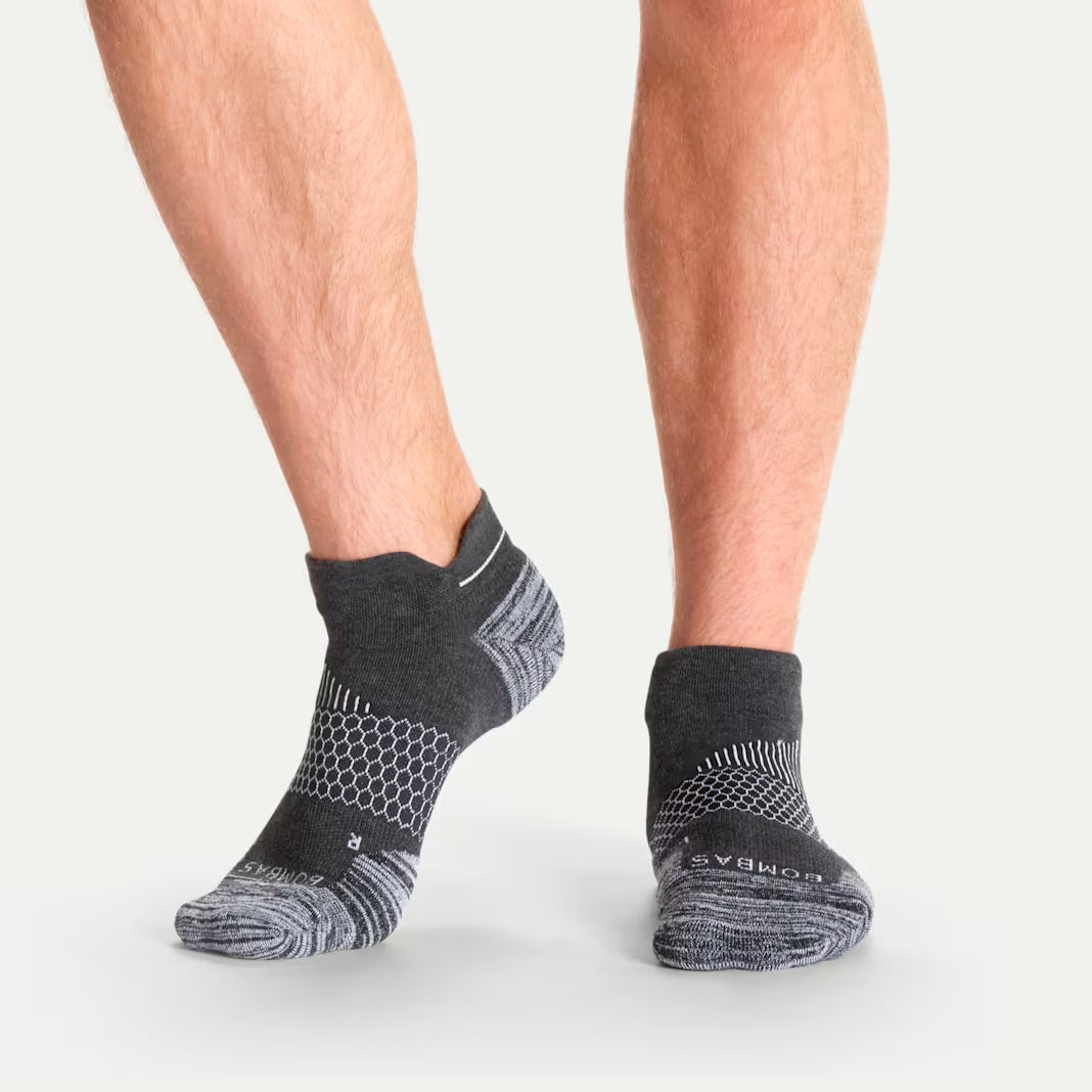 Bombas Men's Run Ankle Socks(charcoal)