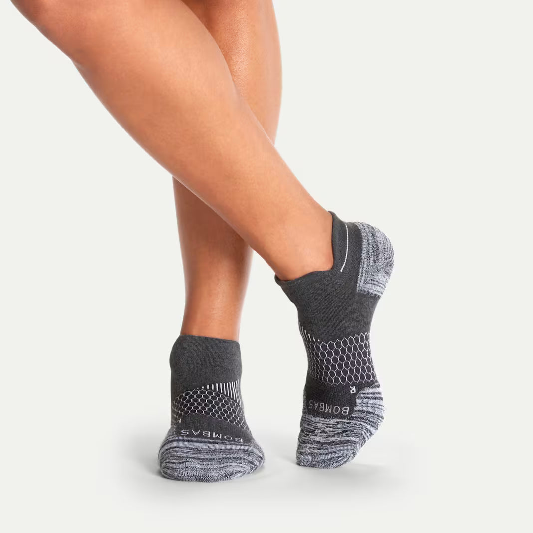 Bombas Women's Run Ankle Socks(charcoal)